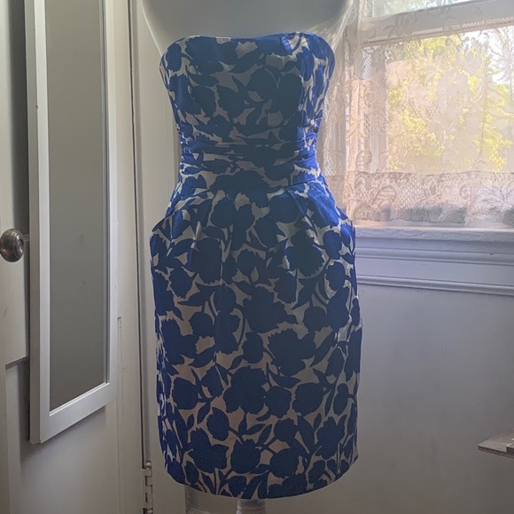 Dress - Picture 5 of 7